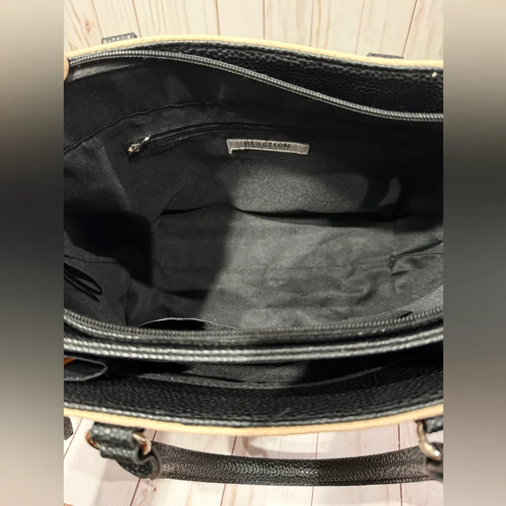 Kenneth Cole Reaction Freebird Sachel
